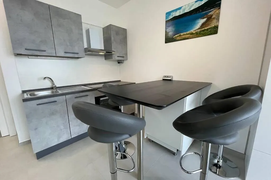 Suite D'Annunzio Mini Luxury Sanremo 0*,