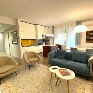 Apartment Incantevole Con Posto Auto Riservato-clic House, Sanremo